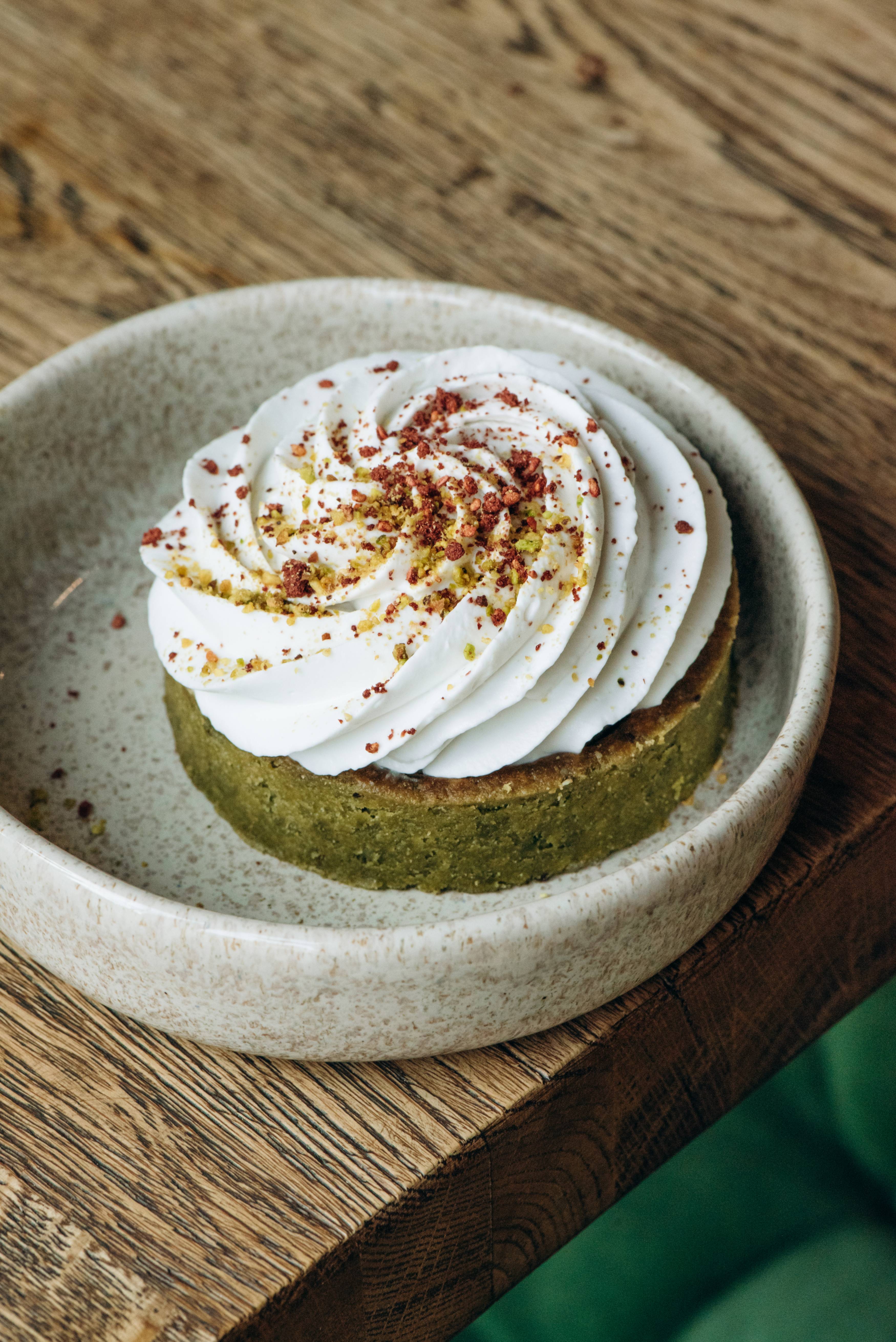 Фисташковое чудо: новый полезный десерт в кафе «Без рецепта» фото к статье
